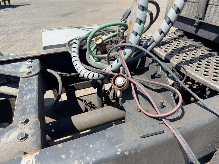 2000-kenworth-t800-image-14