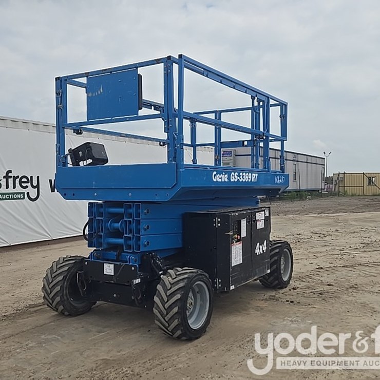 2017 GENIE GS3369RT