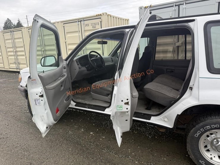 1995-ford-explorer-xlt-image-23