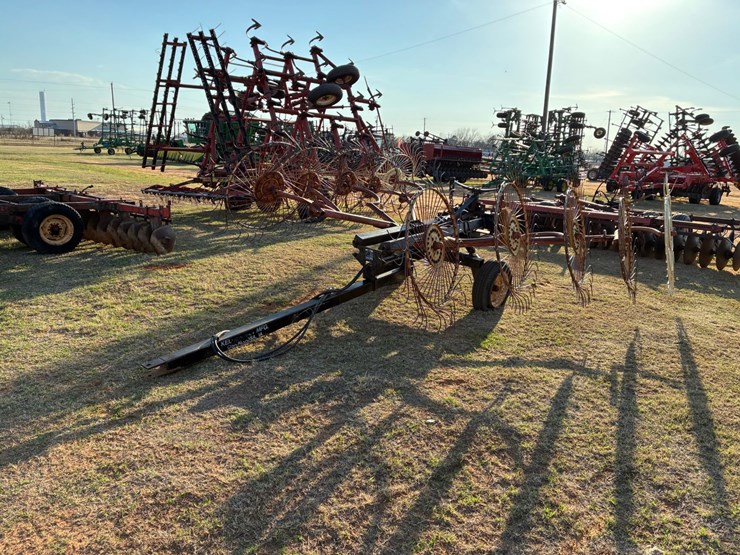 #t8430-•-8-wheel-rake-image-2