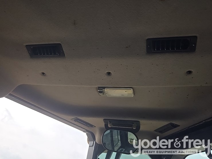 2022-komatsu-d61px-24-image-54