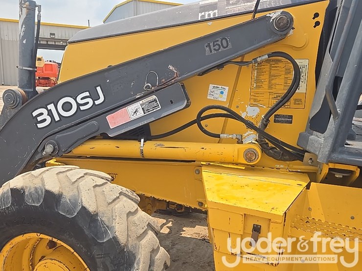2010-deere-310sj-image-25