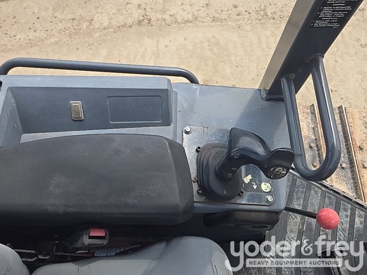 2019-deere-450k-lgp-image-43