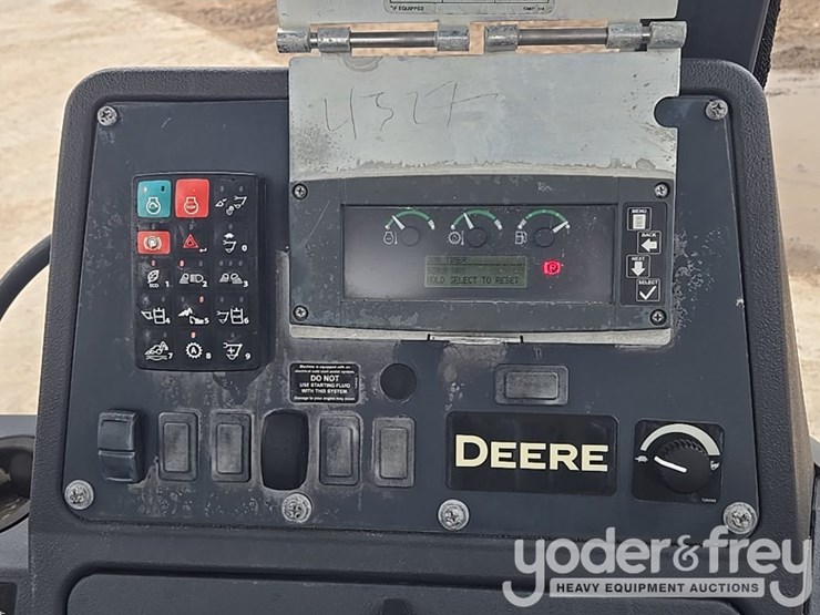 2021-deere-410l-image-68