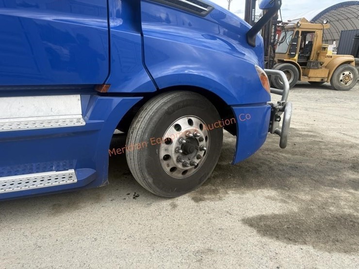 2020-freightliner-cascadia-113-image-31