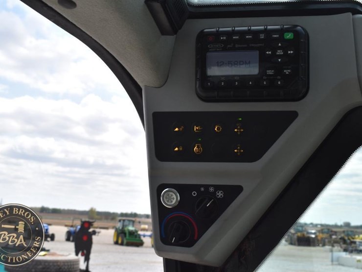 2023-jcb-270-image-34