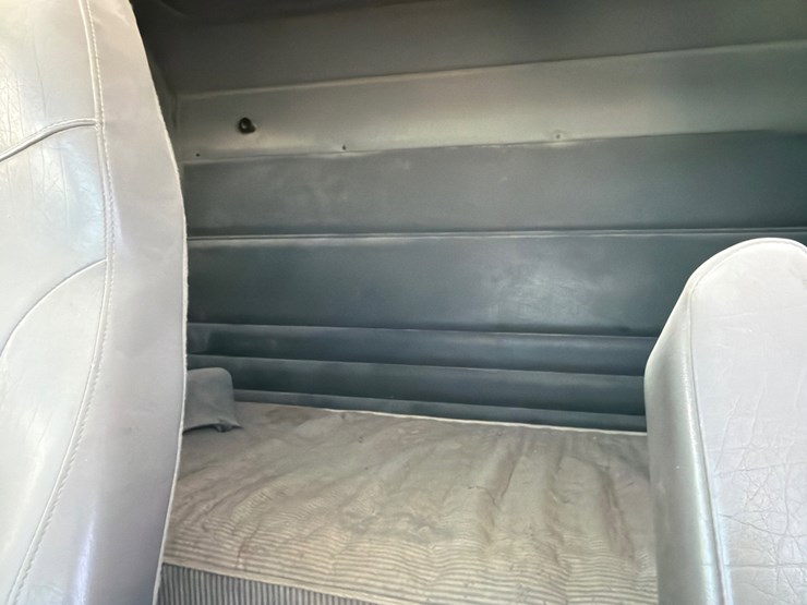 2007-peterbilt-378-image-10