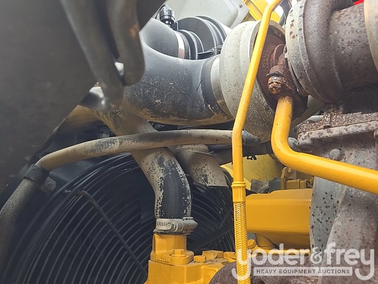 2010-deere-310sj-image-49