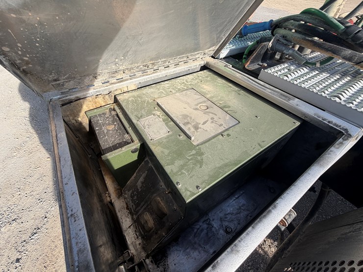 2020-peterbilt-367-image-9