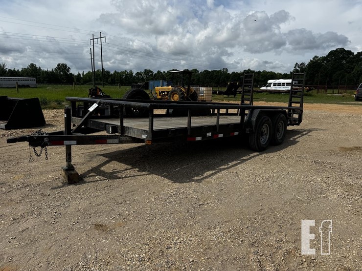 equipment-trailer-w/-ramps-image-6