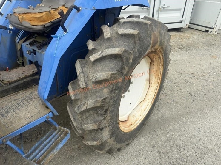 new-holland-tc30-image-18