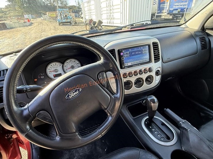 2005-ford-escape-image-32