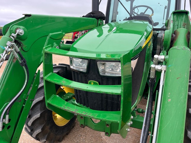 2019-john-deere-5100m-image-4