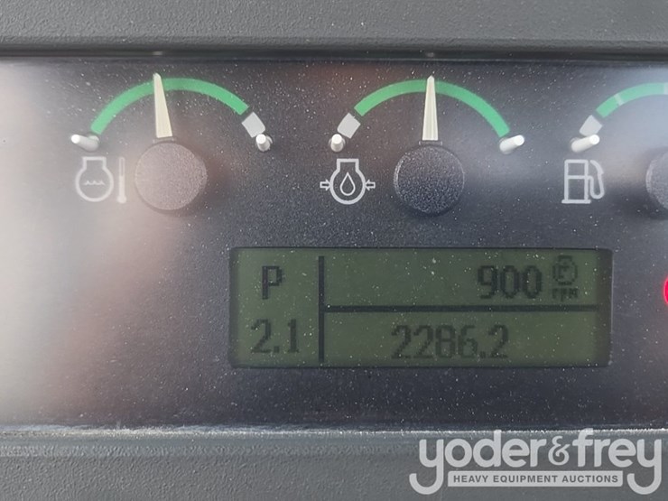 2019-deere-450k-lgp-image-49