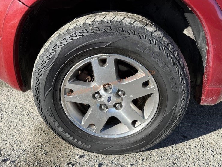 2005-ford-escape-image-9