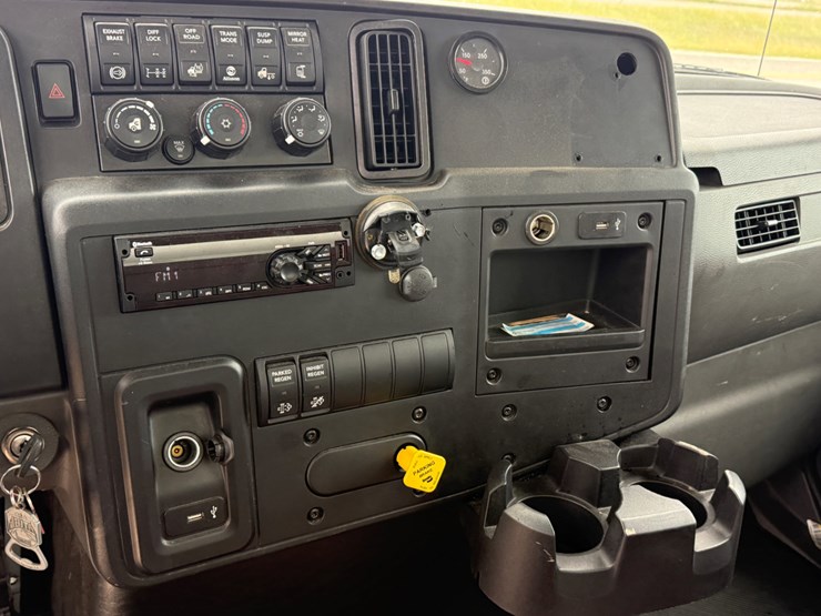 2020-international-mv607-image-12