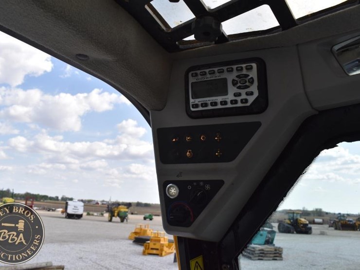 2020-jcb-3ts-8t-image-28