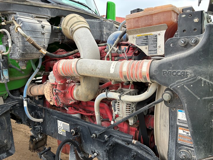 2019-peterbilt-567-image-14