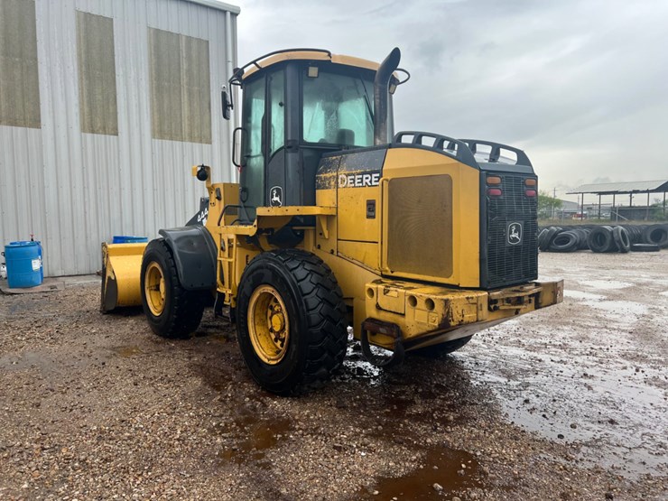 2006-deere-444j-image-3