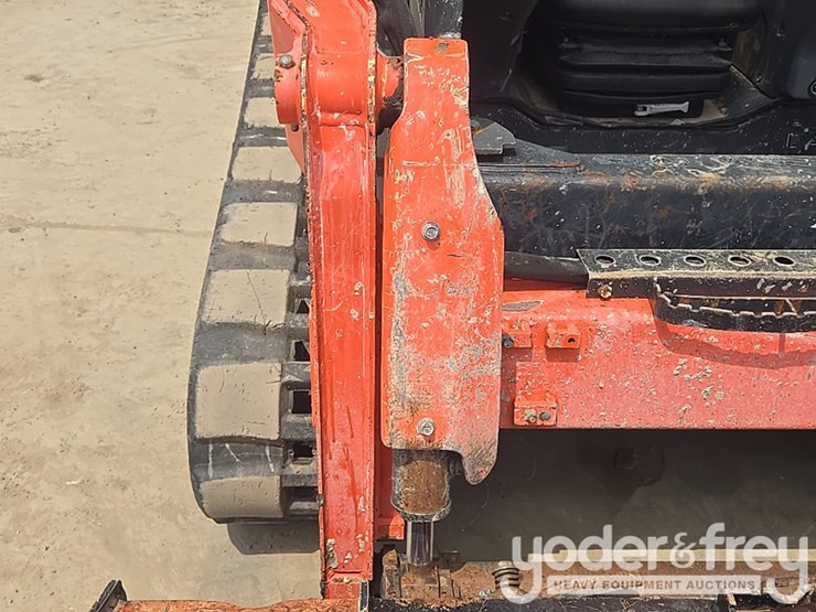 2021-kubota-svl65-2-image-32