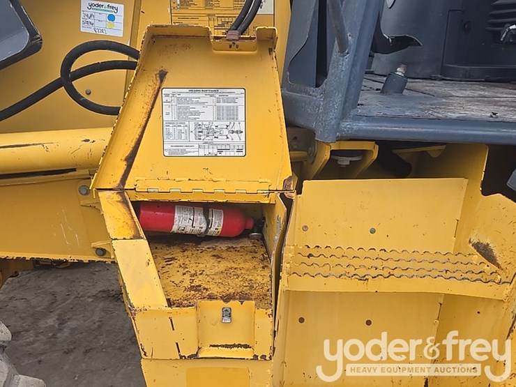 2010-deere-310sj-image-41