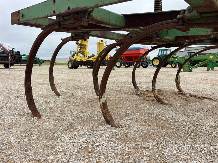 john-deere-100-image-4