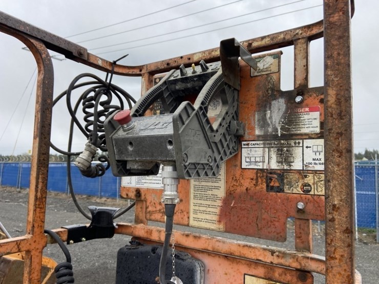 2007-jlg-1930es-image-6