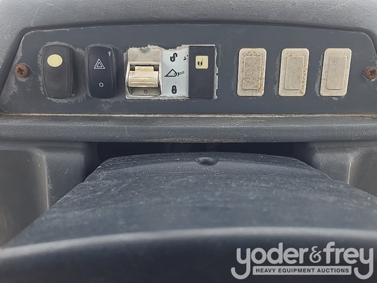 2010-deere-310sj-image-62