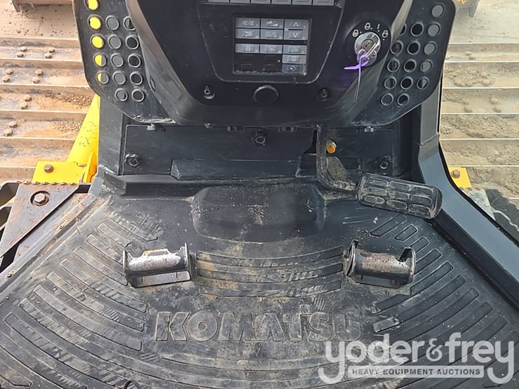 2022-komatsu-d61px-24-image-50