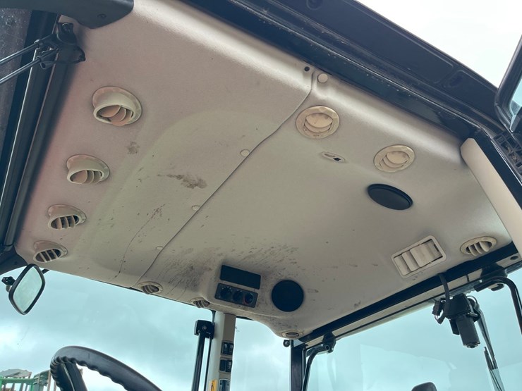 2021-massey-ferguson-4708-image-15