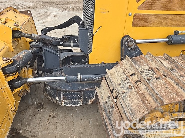 2019-deere-450k-lgp-image-23