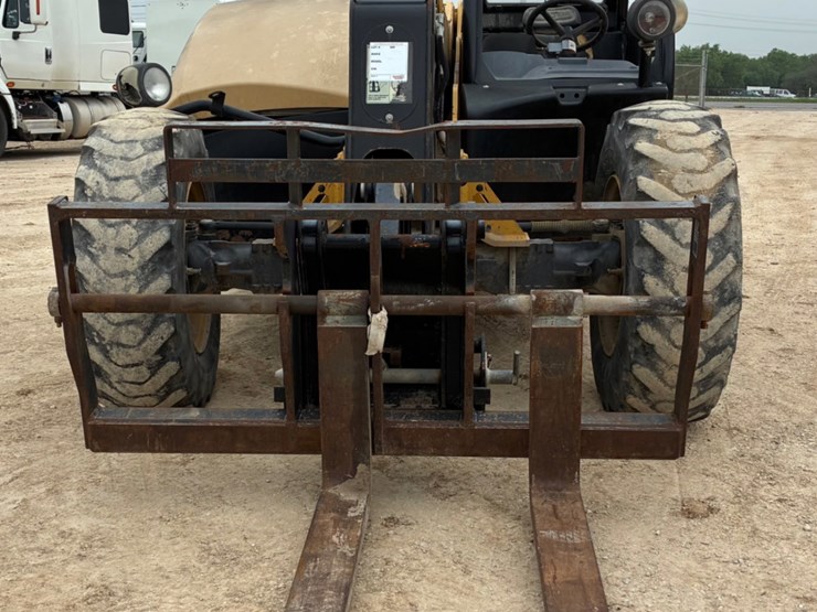 caterpillar-th406c-image-2