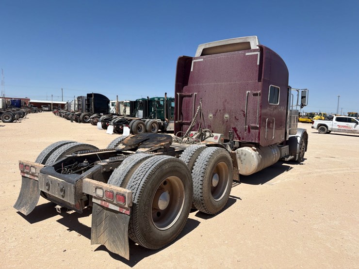 2005-peterbilt-379-image-5
