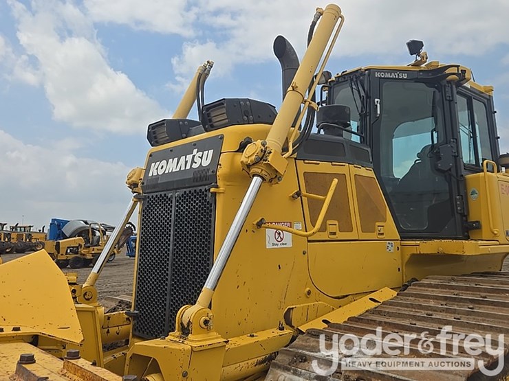2019-komatsu-d65px-18-image-30