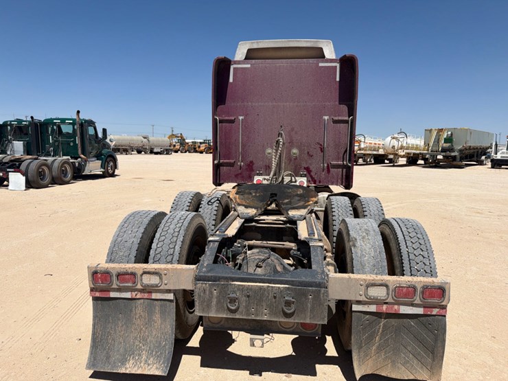 2005-peterbilt-379-image-6