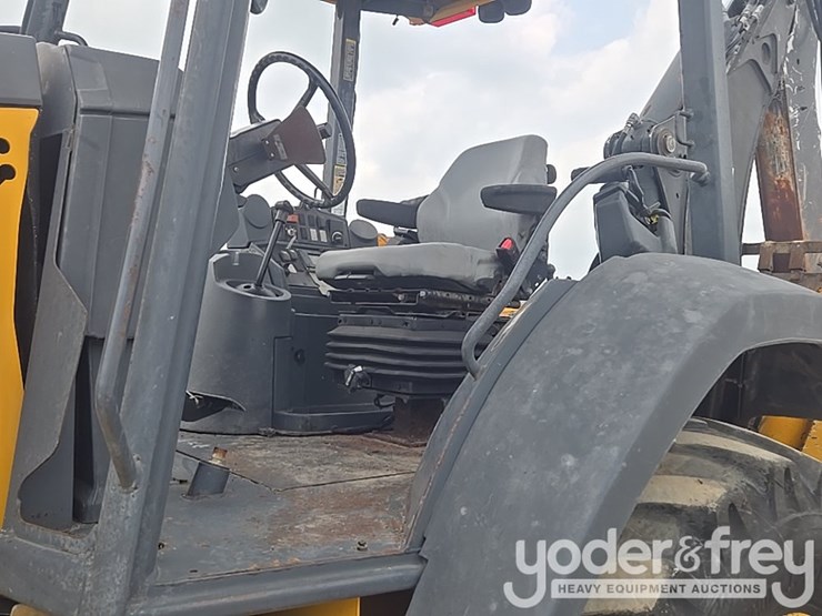 2010-deere-310sj-image-53