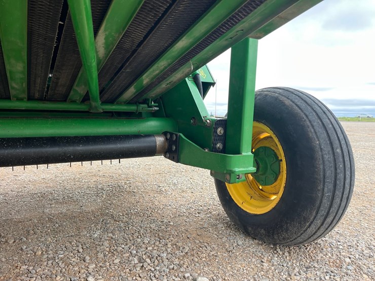 2010-john-deere-468-image-13