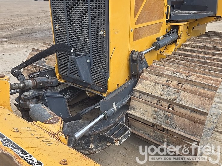 2019-deere-450k-lgp-image-22