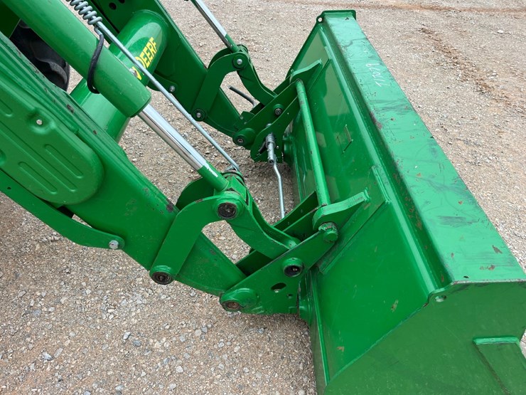 2019-john-deere-5100m-image-8