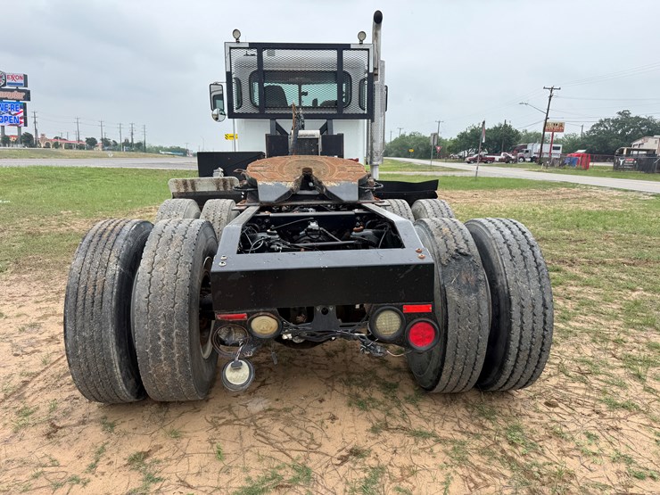 2016-peterbilt-367-image-6