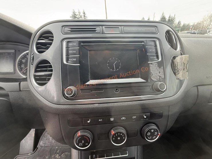 2016-volkswagen-tiguan-image-33