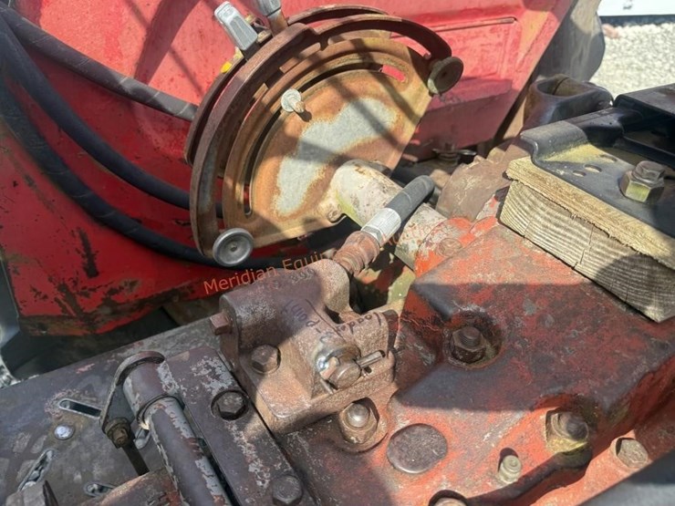 massey-ferguson-175-image-33