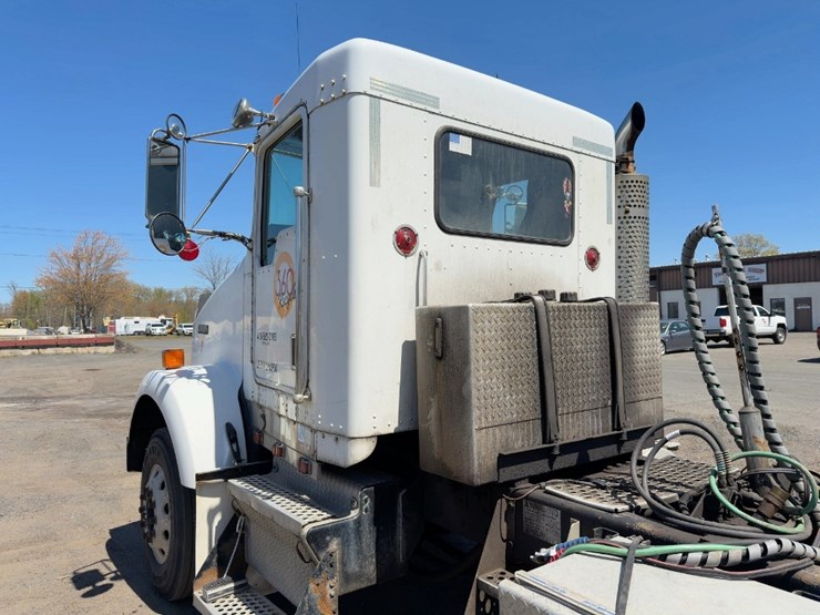 2000-kenworth-t800-image-23