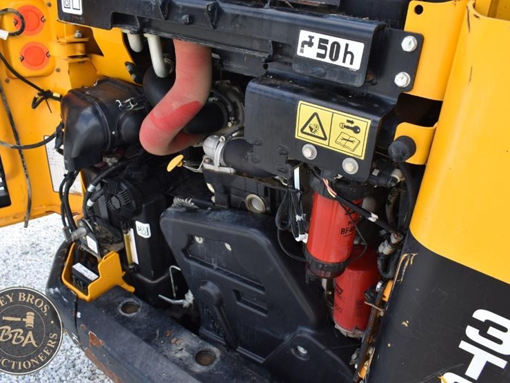 2020-jcb-3ts-8t-image-21