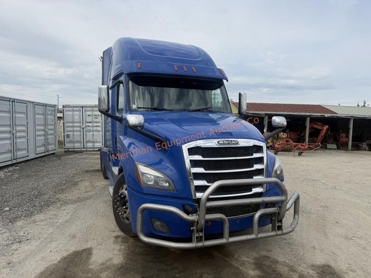 2020-freightliner-cascadia-113-image-12
