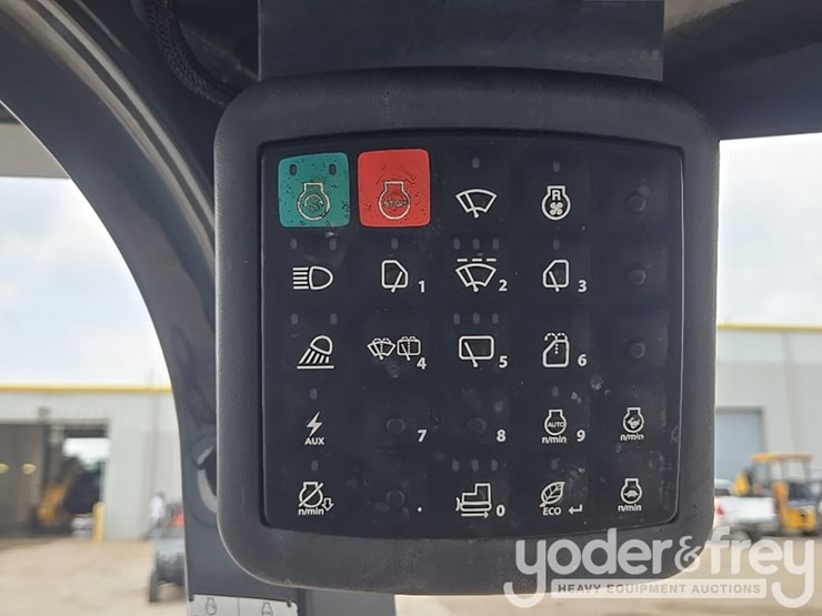 2019-deere-450k-lgp-image-47