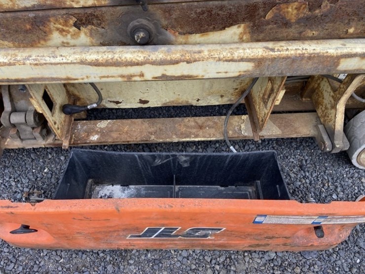 2007-jlg-1930es-image-18