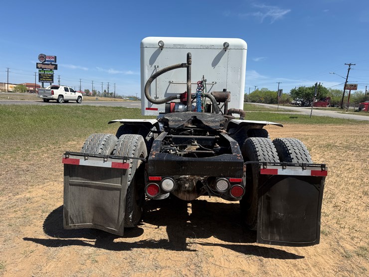 2013-peterbilt-367-image-6