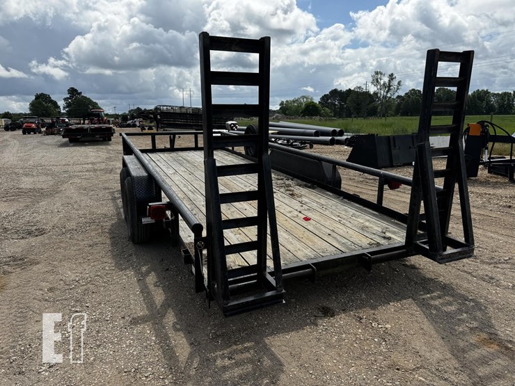 equipment-trailer-w/-ramps-image-3