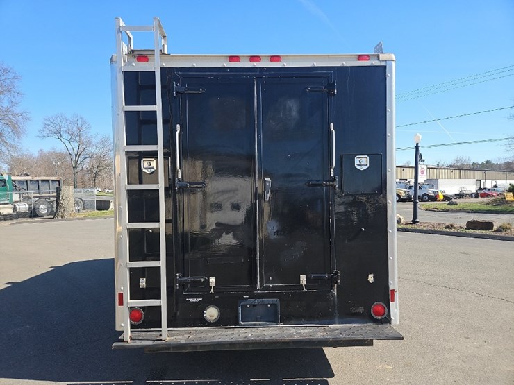 2005-ford-e450-image-4